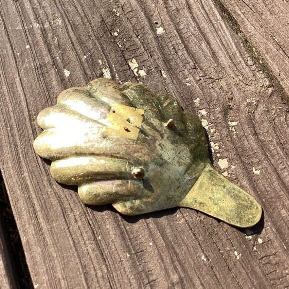 Vintage Solid Brass Scallop Seashell Trinket Dish Ashtray Etched Details - Picture 3 of 4